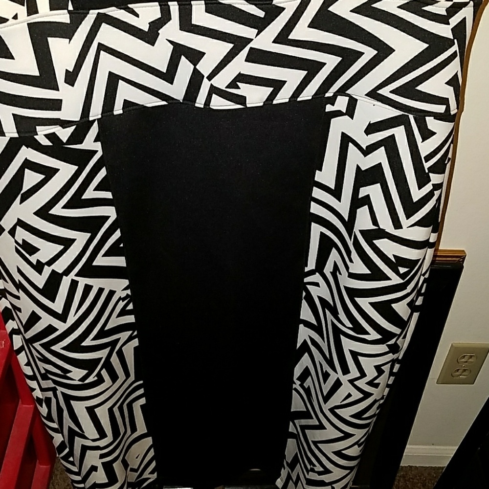 Bebe Black and White Dress - Picture 2 of 4
